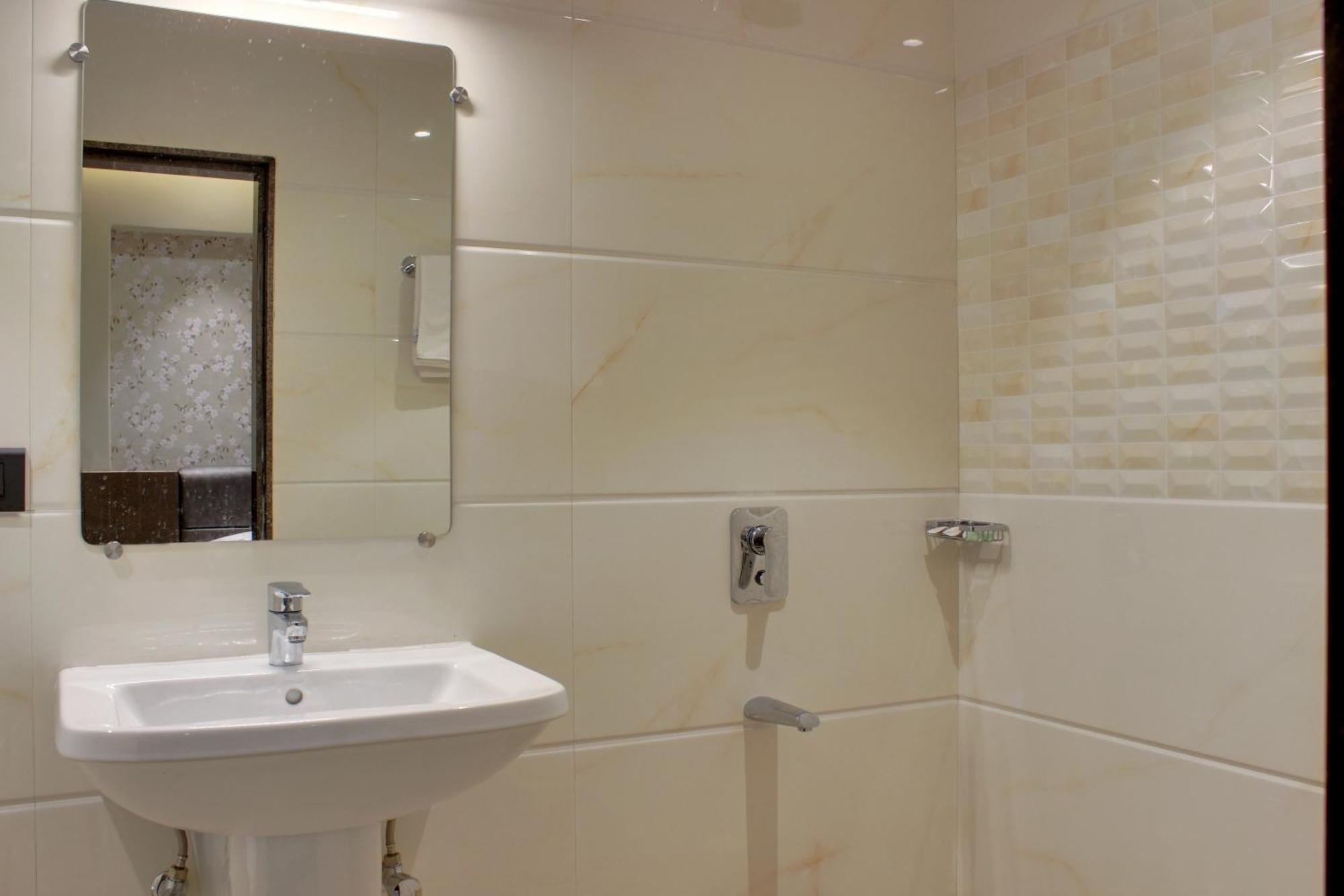Regenta Inn Palacio De Goa, Panjim Панаджи Екстериор снимка