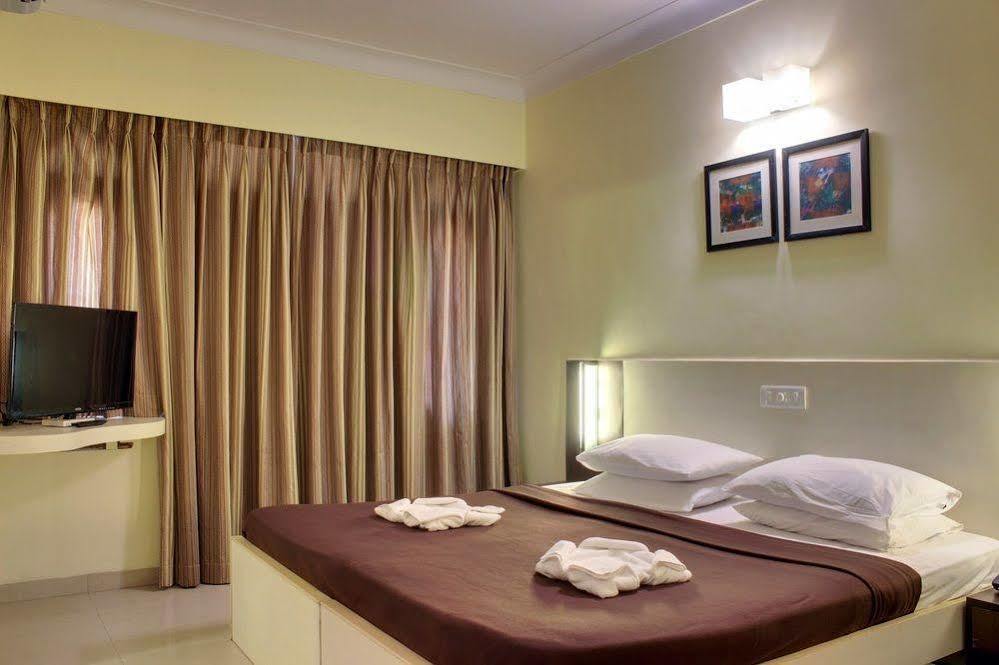 Regenta Inn Palacio De Goa, Panjim Панаджи Екстериор снимка